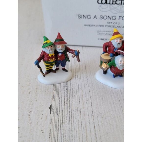Dept 56 56316 Sing A Song For Santa village accessory xmas set - Picture 2 of 10